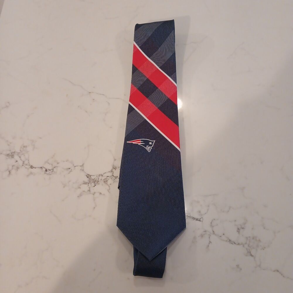 New England Patriots NFL Football Men's Tie Necktie EUC!